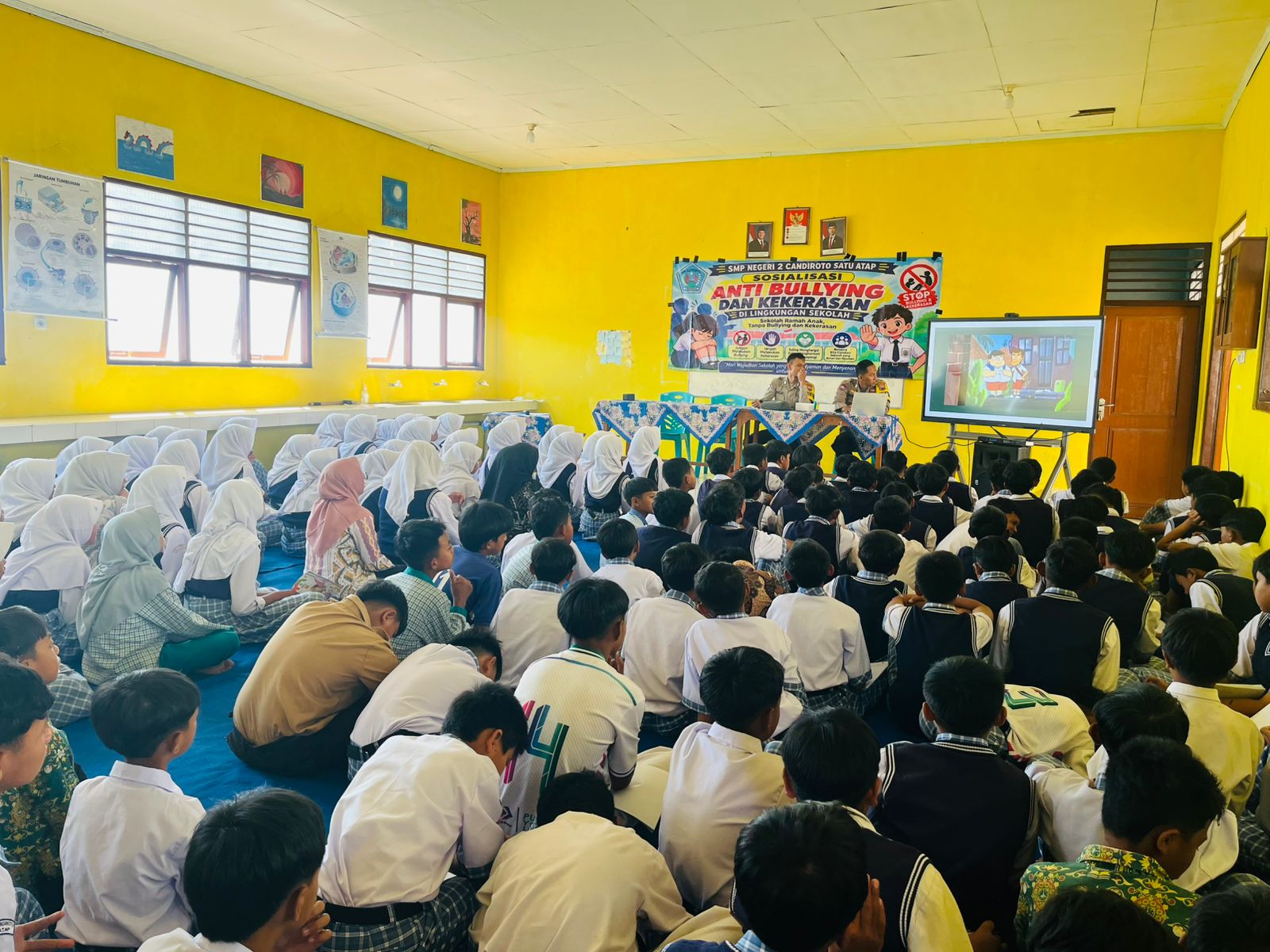 Ciptakan Sekolah Aman dan Nyaman, SMPN 2 Candiroto Satu Atap Gelar Sosialisasi Anti-Bullying Bersama Polsek Candiroto