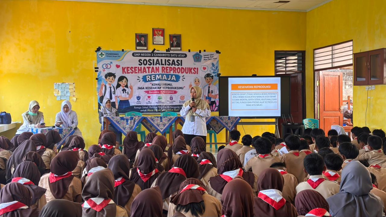 Tingkatkan Kesadaran dan Kepedulian Remaja, SMPN 2 Candiroto Satu Atap Gelar Sosialisasi Kesehatan Reproduksi